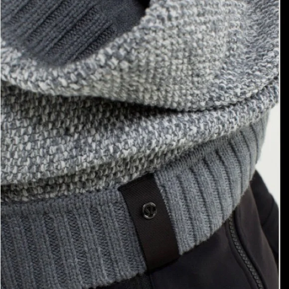 Lululemon❤️Cozy Yogi Infinity Scarf - Picture 4 of 11